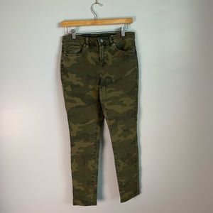 New BlankNYC The Reade Crop Camo Skinny Pant. 28